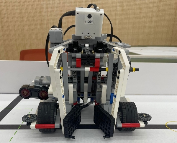 1조 : Ev3와 3D프린터를 활용한 테니스 로봇 대표이미지